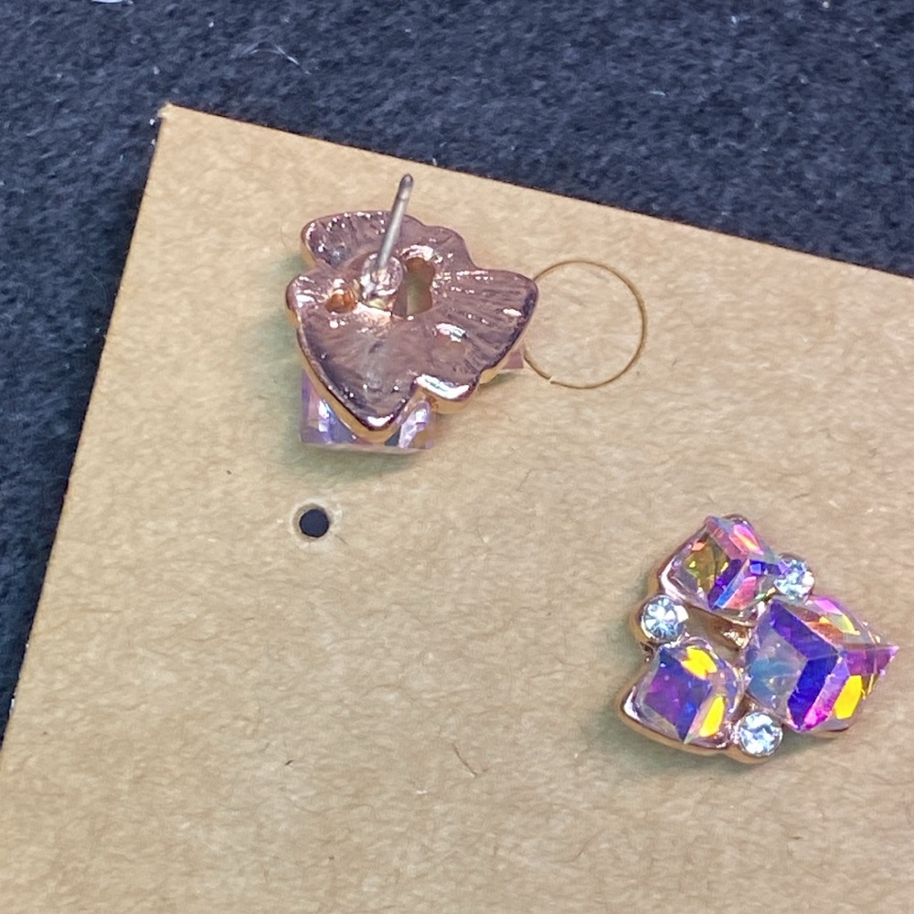 AB Cubes Pierced Earrings cube clusters - Picture 5 of 6